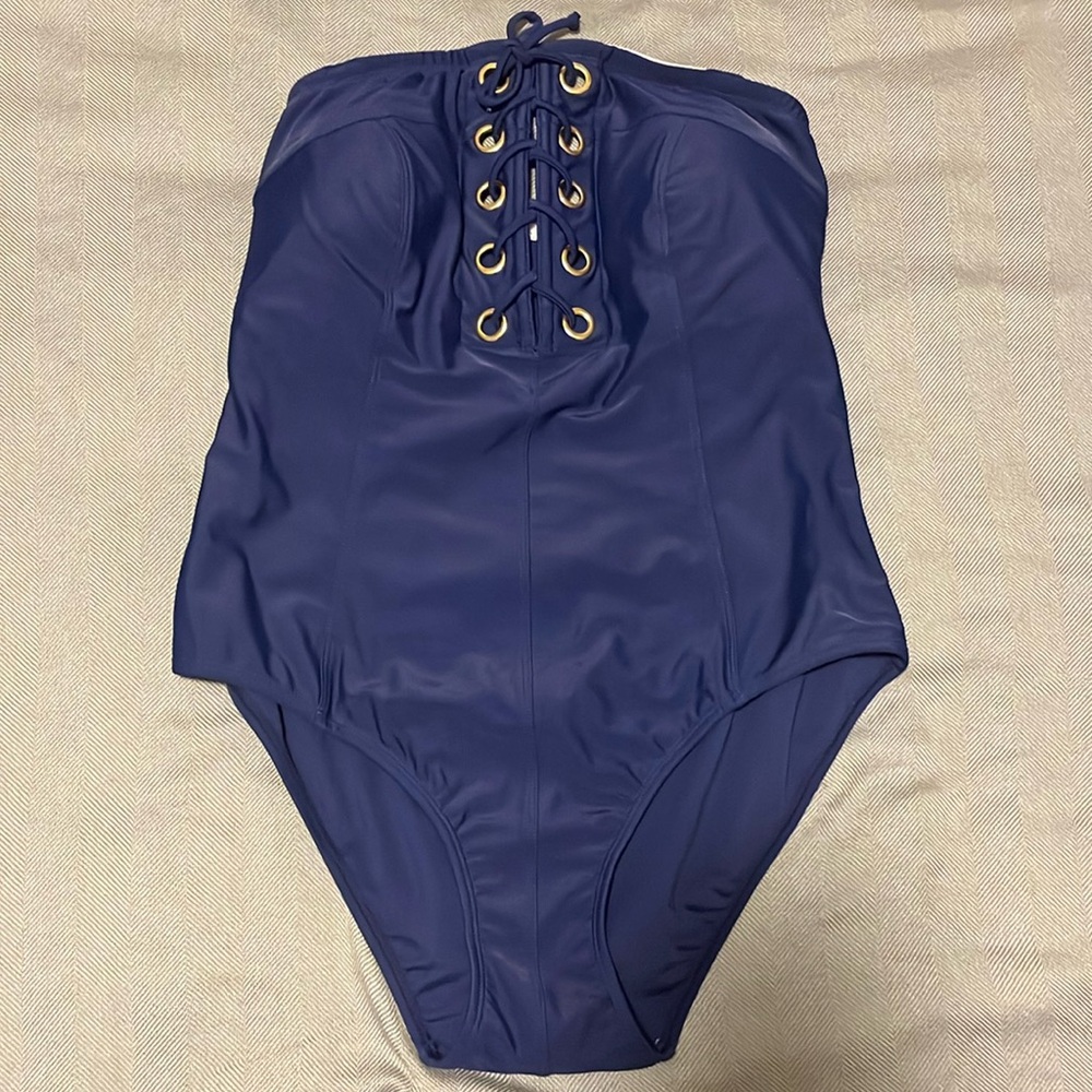Strapless swimsuit